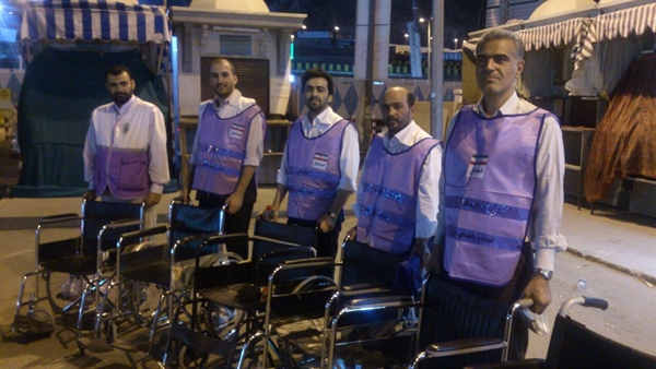 طرح امدادی ویلچر برای سالمندان در مسیر اتوبوسها تا مسجدالحرام