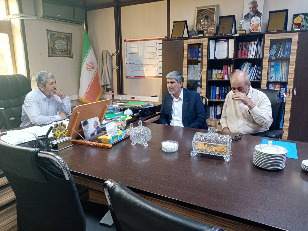 جلسه  مشترک مدیر حج و زیارت و مدیر کل امور مالیاتی استان در خصوص دفاتر زیارتی