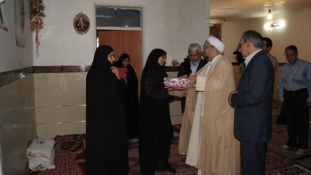 دیدار مسئولین حج و زیارت کرمان با تعدادی از خانواده معزز شهداء در سومین روز از هفته حج 